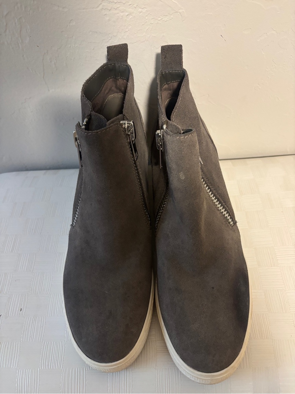 Steve Madden women’s booties size 9